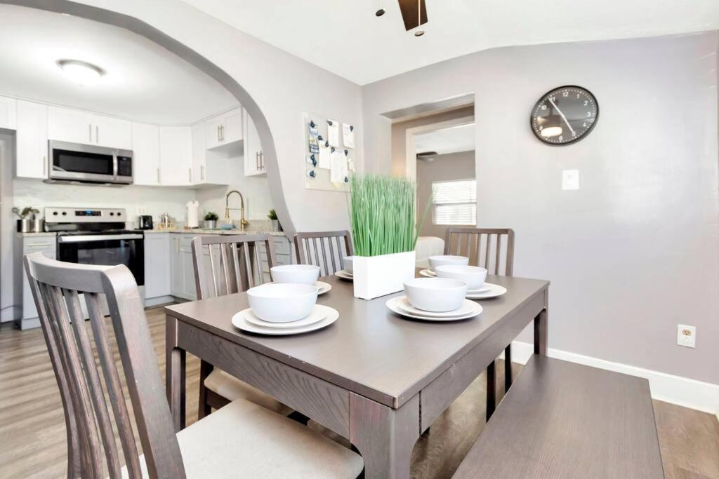 Cozy Bungalow With Patio & Grill, Private And Location Tampa Exterior foto