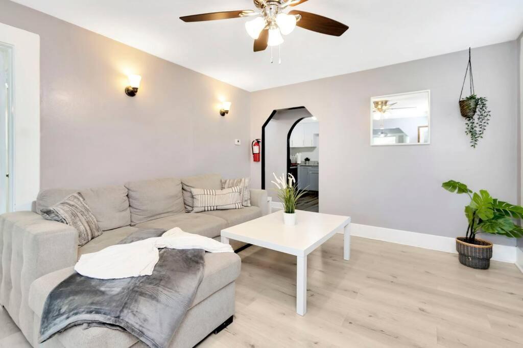 Cozy Bungalow With Patio & Grill, Private And Location Tampa Exterior foto